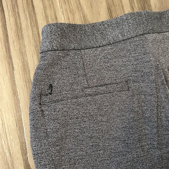 LULULEMON CITY TREK WOMENS GRAY TROUSER II SIZE 2 - Picture 11 of 16